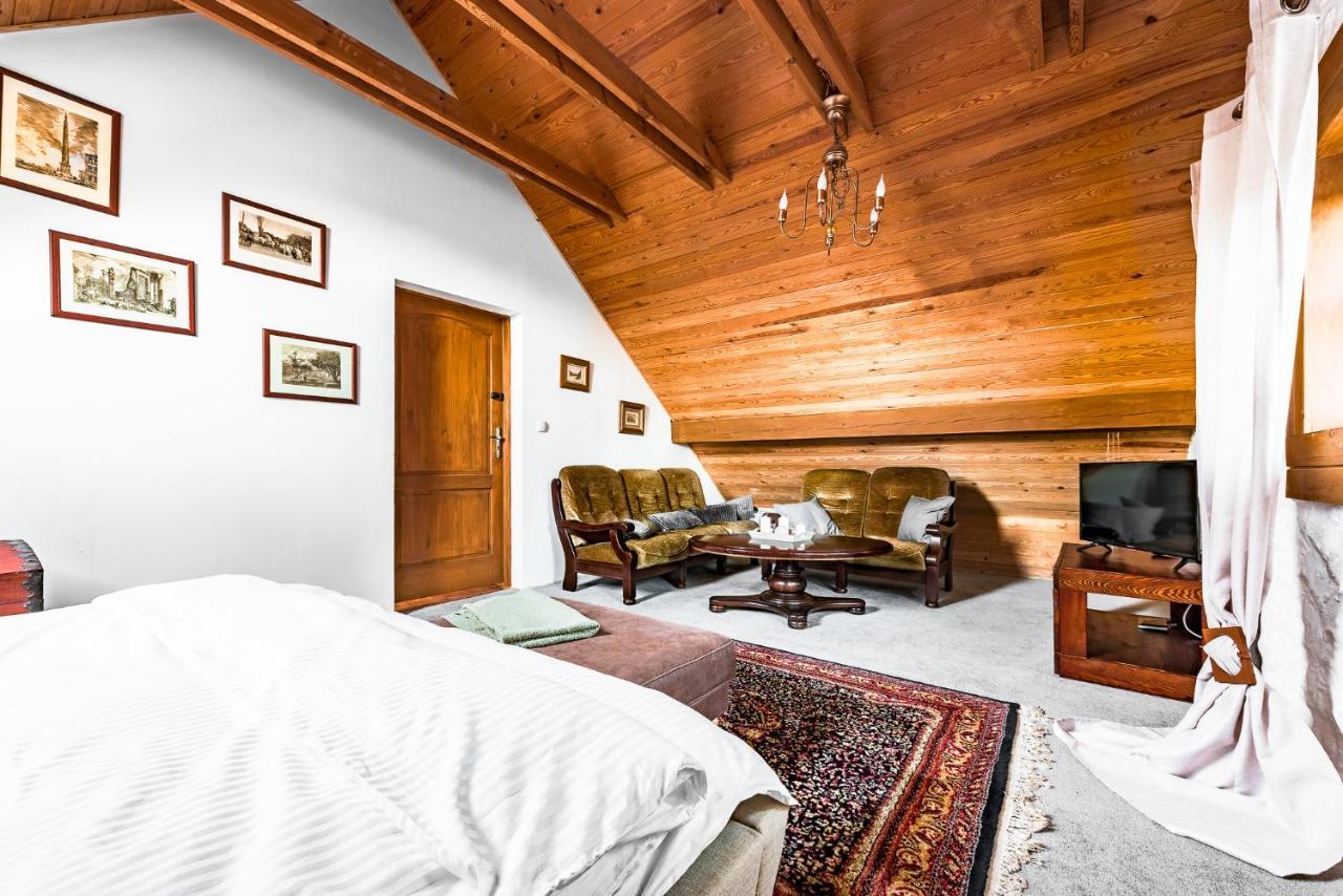 Hotel Dworek Wiktorowo Budki Petrykowskie Exterior foto